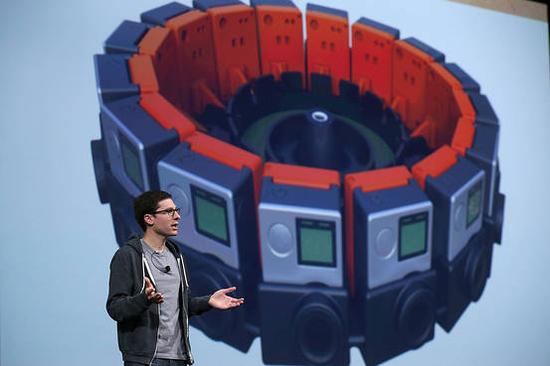 克雷-贝沃在谷歌I/O大会上介绍360度摄像设备“Jump”